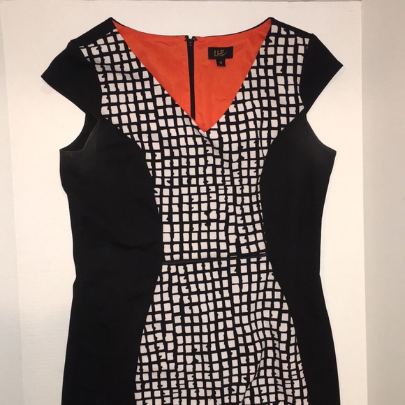 Ile New York Dresses & Skirts - Ile New York Black + White Grid Print Sheath Dress – Size 12
